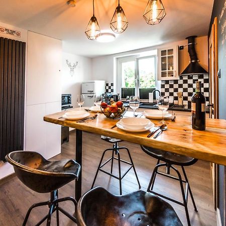 Apartament Wita Stwosza Jelenia Góra Kültér fotó